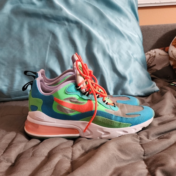 Nike Shoes - Nike air react sneakers